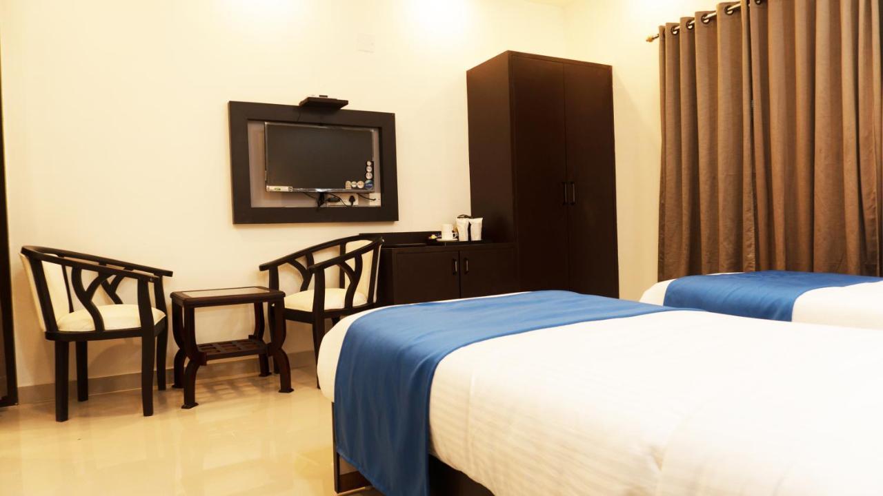Hotel Max Inn Bhāgalpur Esterno foto